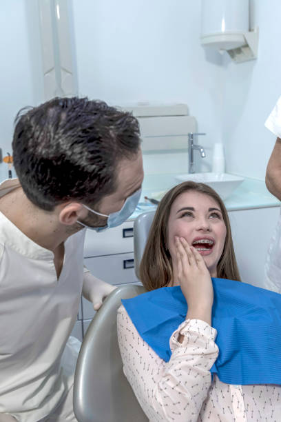 Best Cracked Tooth Emergency Dentist  in Burr Ridge, IL